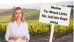 Frau vor Weinbergen