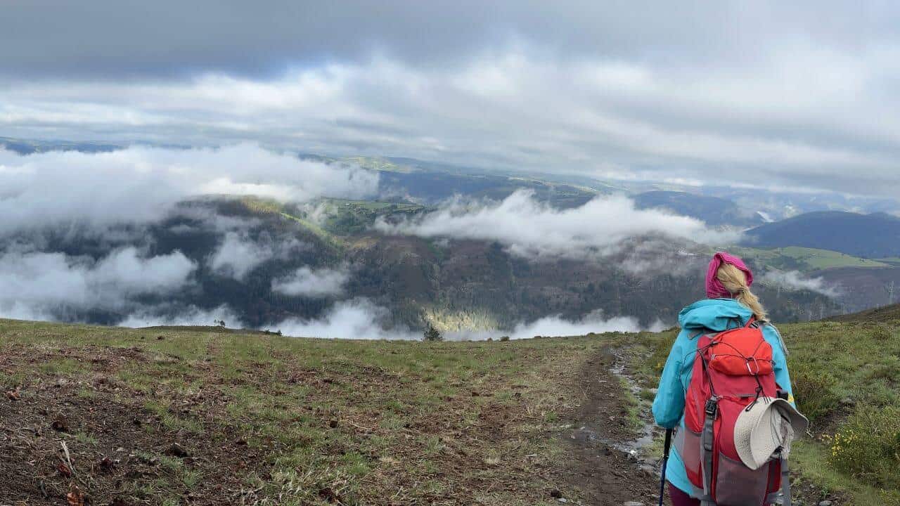 Frau auf dem Camino Primitivo
