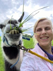 Lama und Frau
