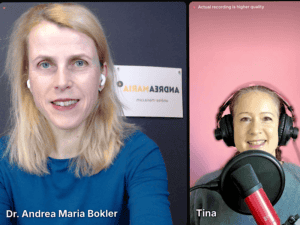 2 Frauen bei der Podcastaufnahme
