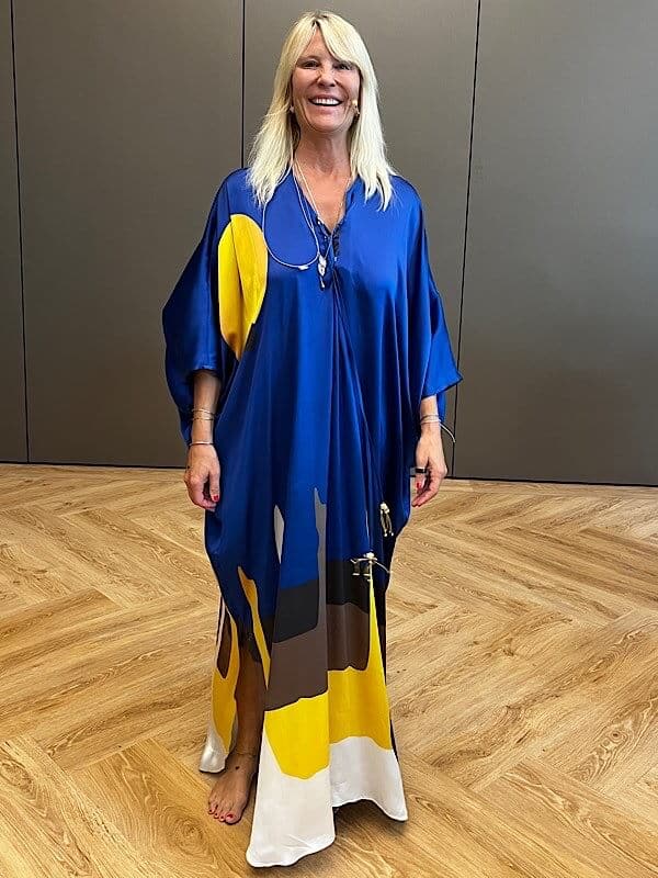 Frau im Kleid