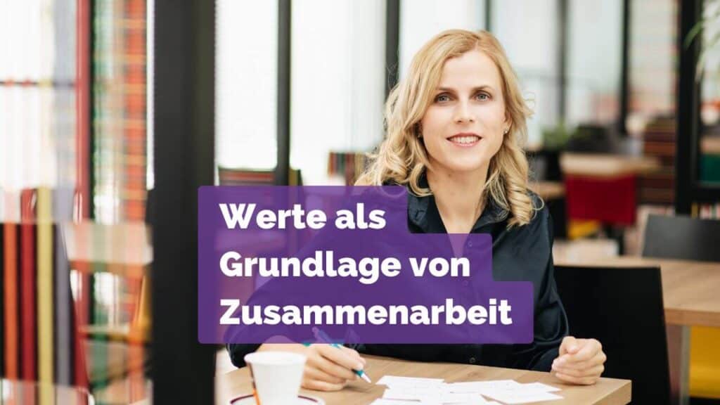 Frau in einem Cafe