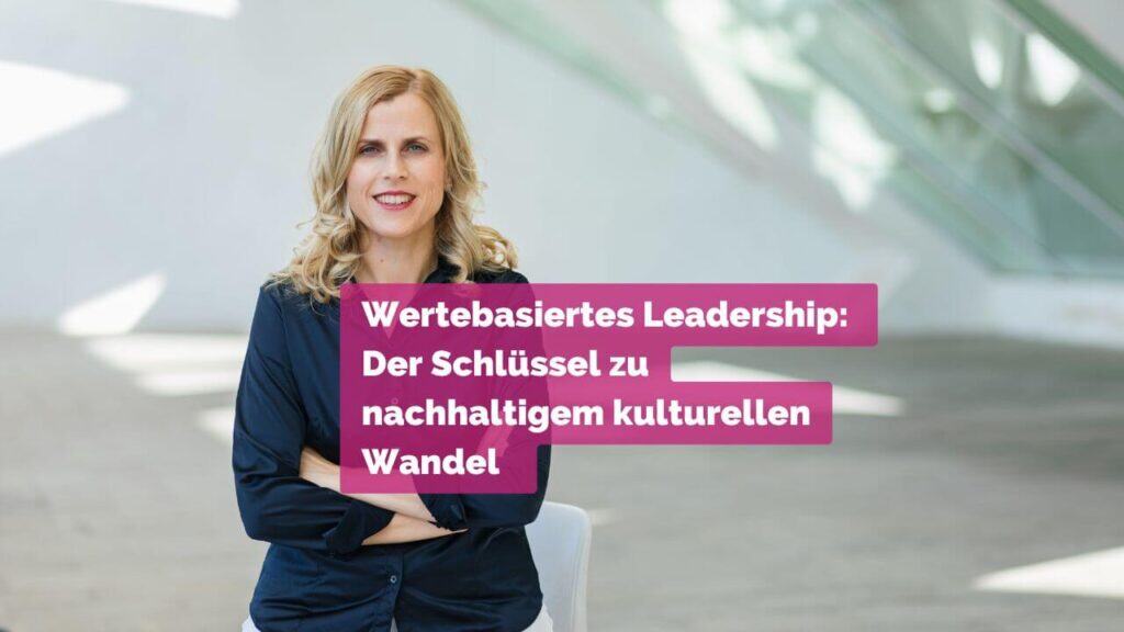Frau vor hellem Hintergrund