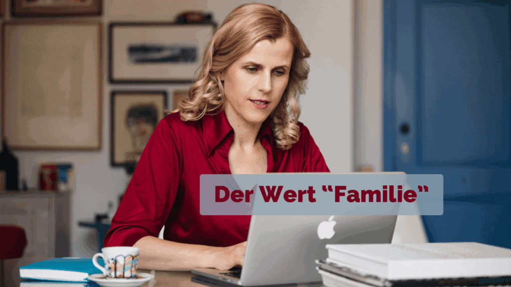 Frau an Schreibtisch