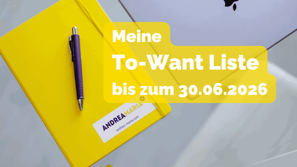 Buch und Stift neben einen Mac